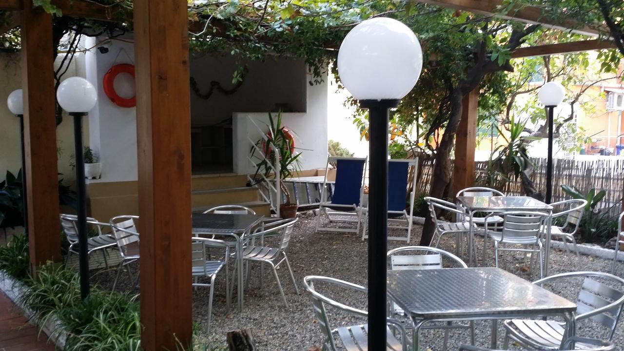 Hotel San Giorgio Alassio Bagian luar foto